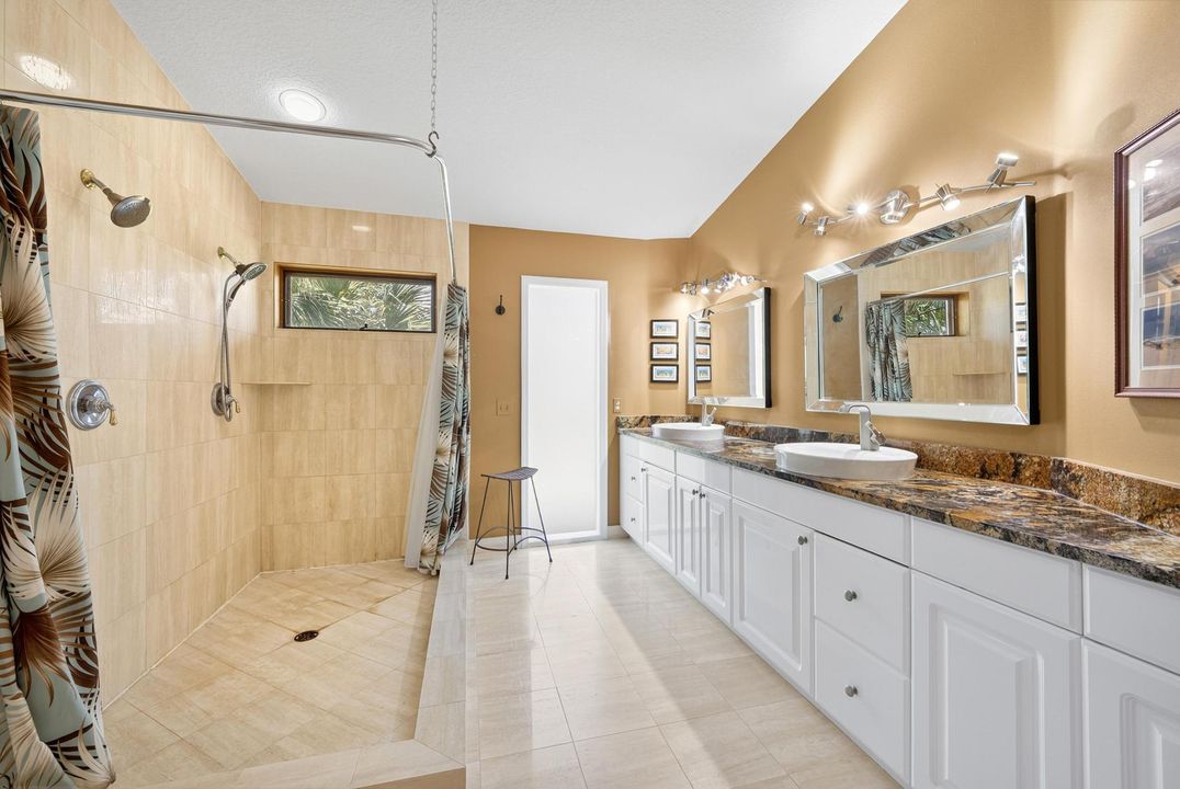 For Sale: $800,000 (3 beds, 2 baths, 2100 Square Feet)