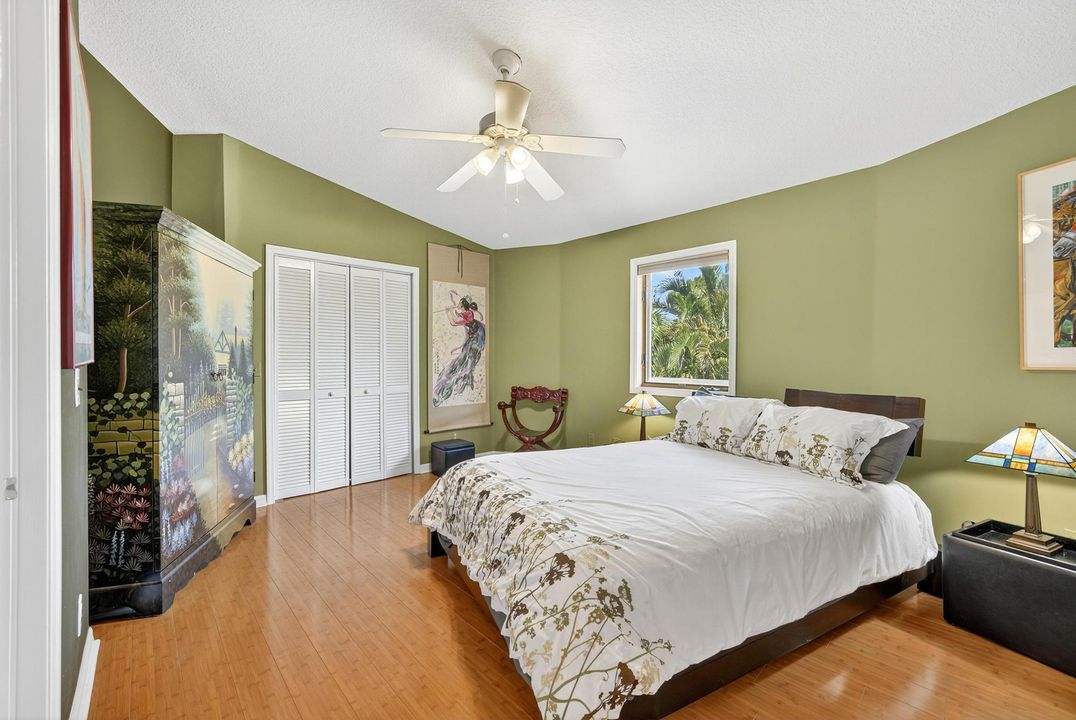 For Sale: $800,000 (3 beds, 2 baths, 2100 Square Feet)