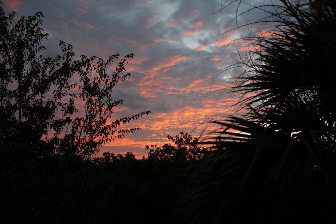 For Sale: $800,000 (3 beds, 2 baths, 2100 Square Feet)