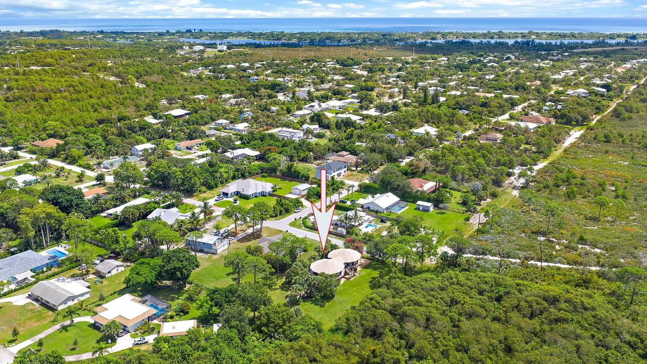 For Sale: $800,000 (3 beds, 2 baths, 2100 Square Feet)