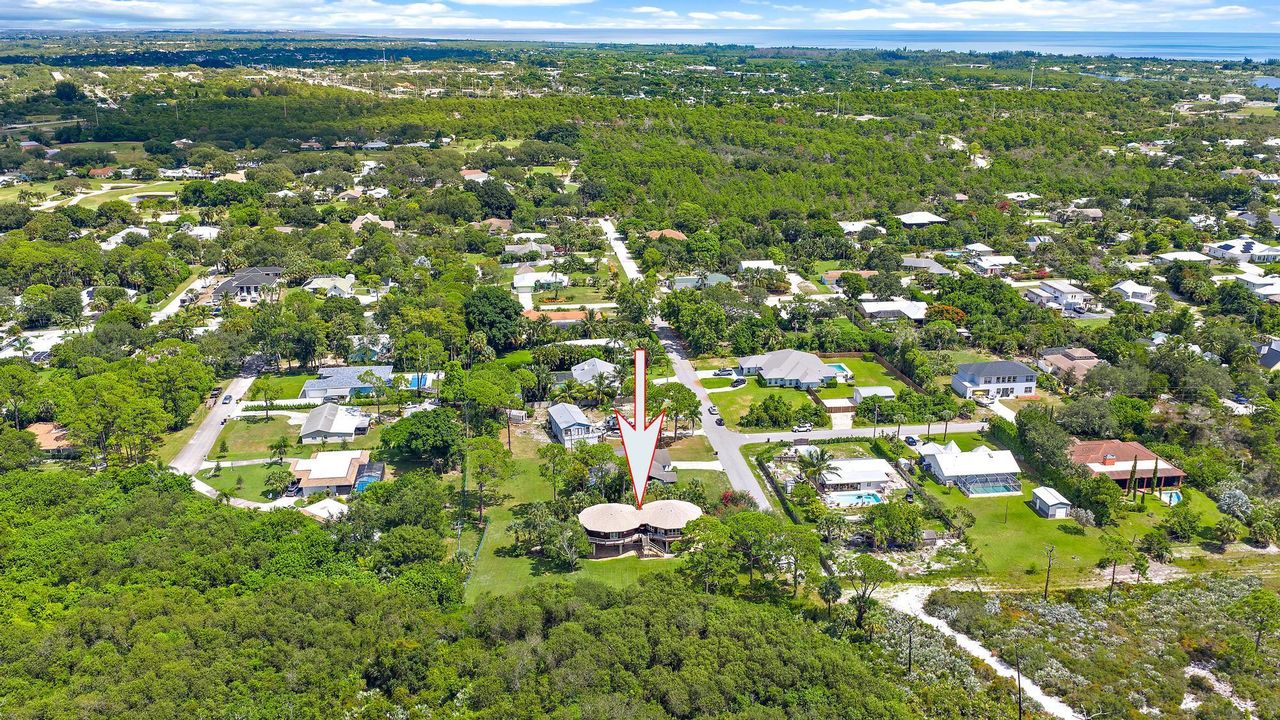 For Sale: $800,000 (3 beds, 2 baths, 2100 Square Feet)