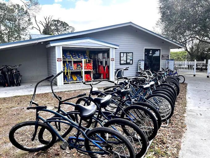 For Sale: $800,000 (3 beds, 2 baths, 2100 Square Feet)