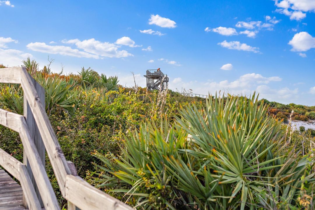 For Sale: $800,000 (3 beds, 2 baths, 2100 Square Feet)