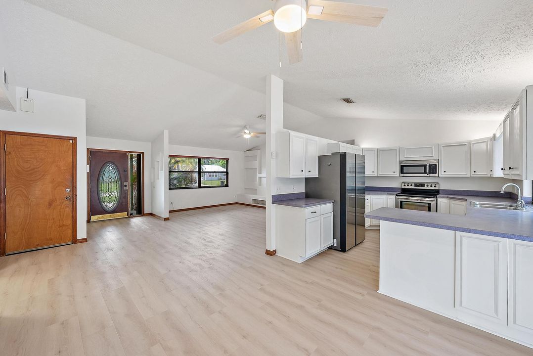 For Rent: $3,000 (3 beds, 2 baths, 1848 Square Feet)