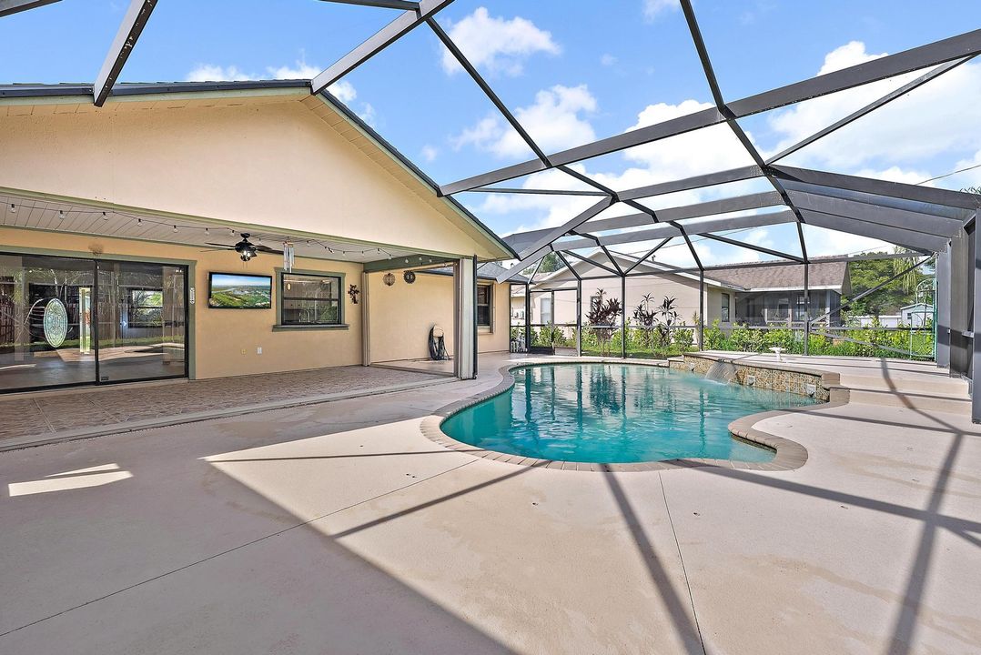 For Rent: $3,000 (3 beds, 2 baths, 1848 Square Feet)