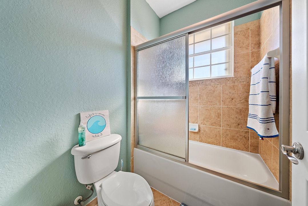 На продажу: $729,000 (5 спален, 4 ванн, 3380 Квадратных фут)