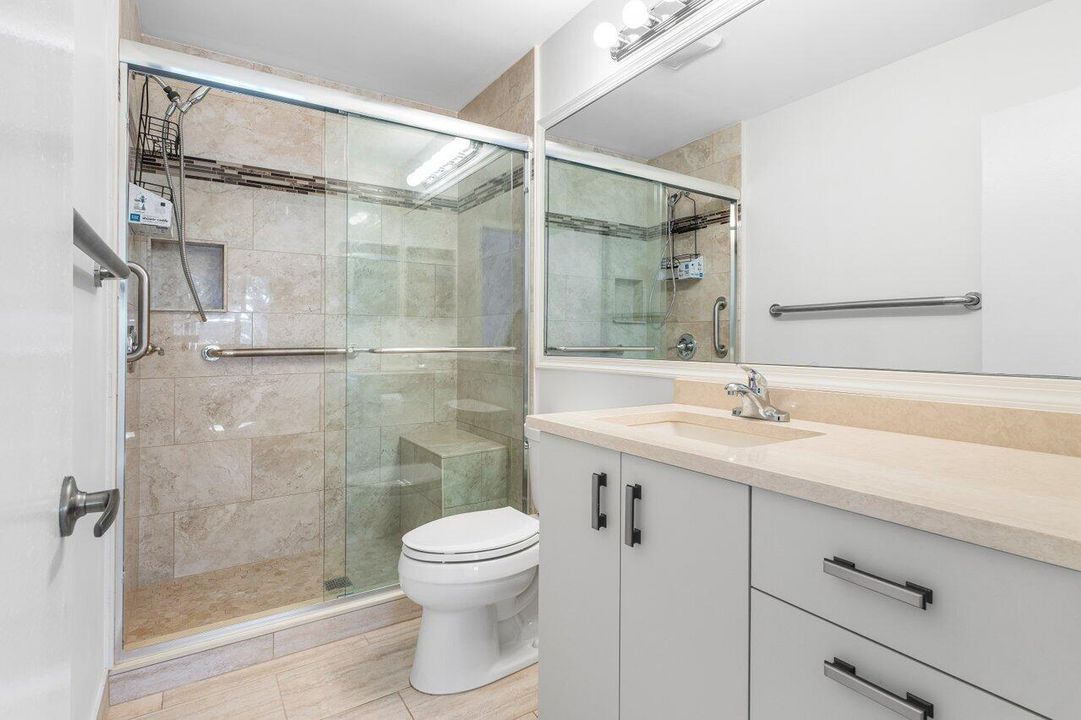 For Sale: $450,000 (2 beds, 2 baths, 1135 Square Feet)