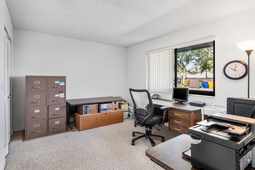 For Sale: $450,000 (2 beds, 2 baths, 1135 Square Feet)