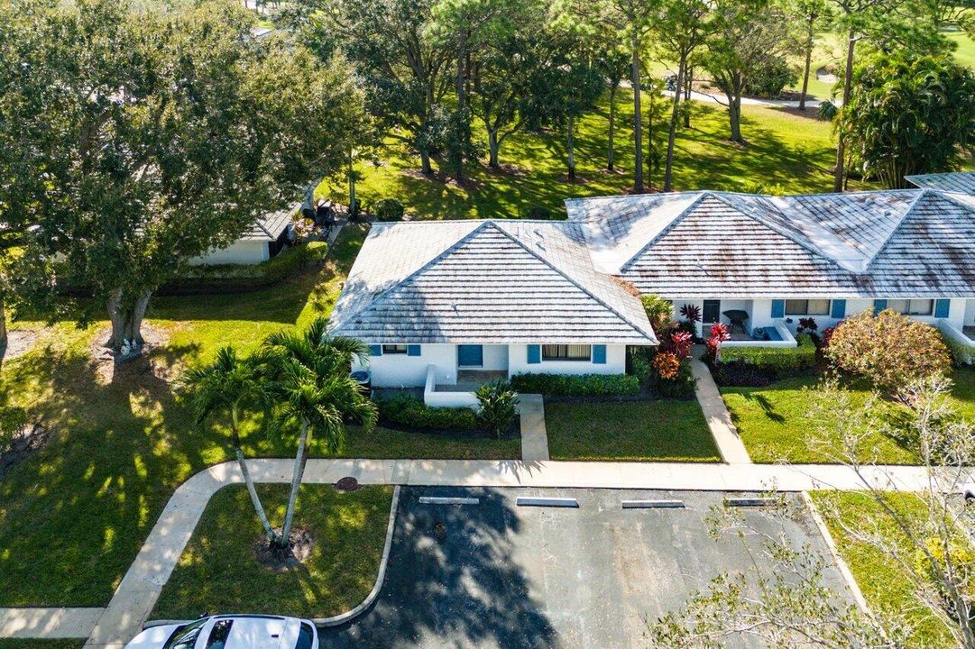 For Sale: $450,000 (2 beds, 2 baths, 1135 Square Feet)