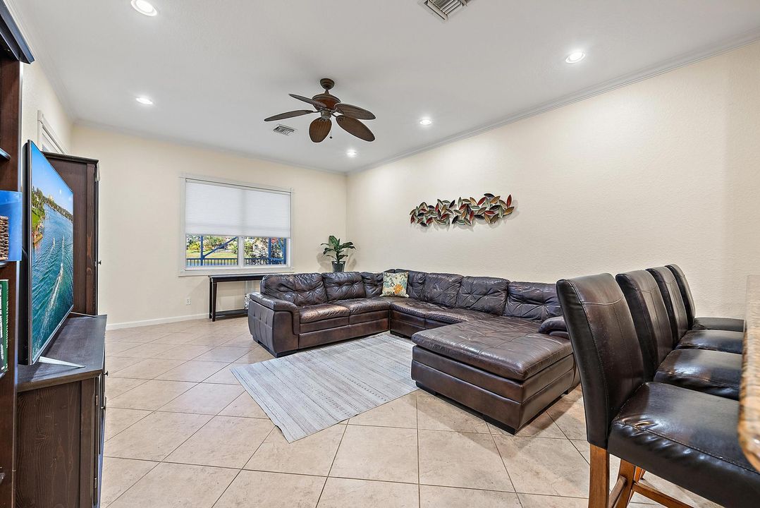 На продажу: $729,000 (5 спален, 4 ванн, 3380 Квадратных фут)