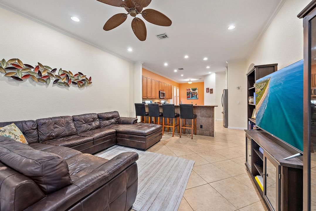 На продажу: $729,000 (5 спален, 4 ванн, 3380 Квадратных фут)