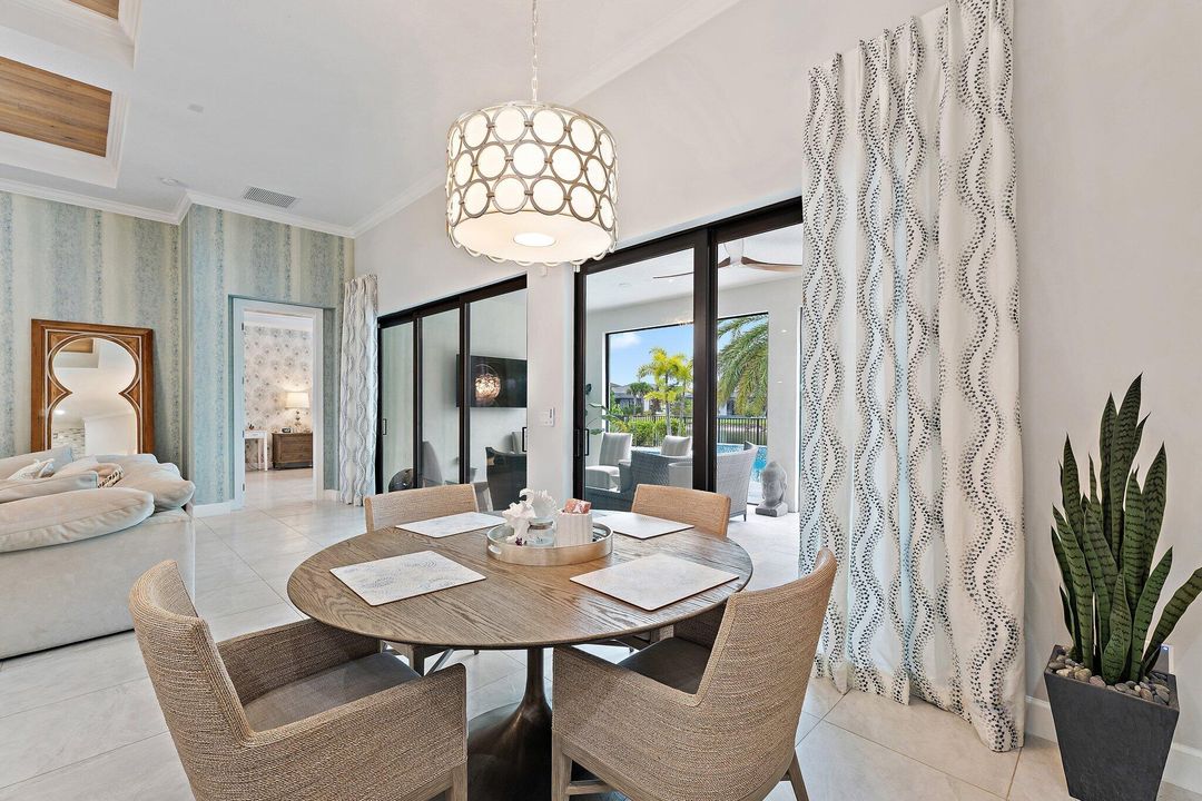 На продажу: $2,595,000 (4 спален, 4 ванн, 3919 Квадратных фут)