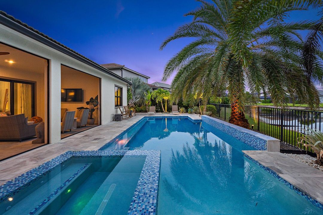 На продажу: $2,595,000 (4 спален, 4 ванн, 3919 Квадратных фут)