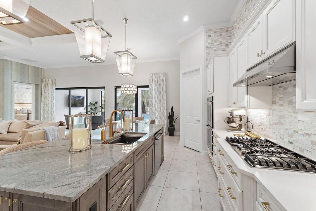 На продажу: $2,595,000 (4 спален, 4 ванн, 3919 Квадратных фут)