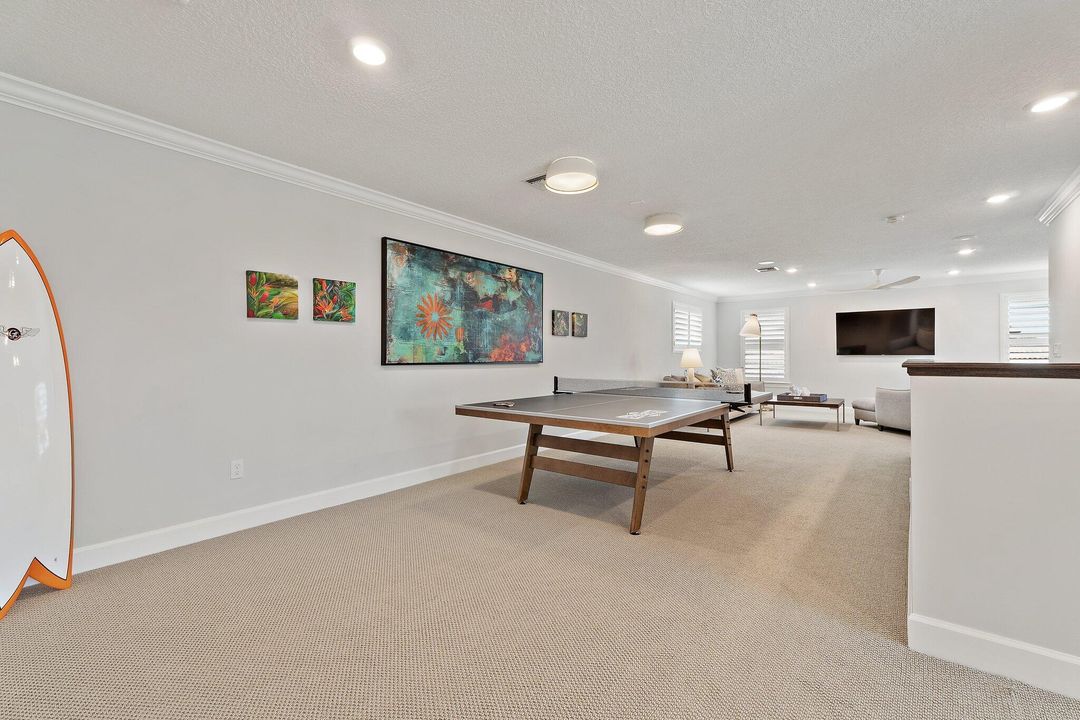 На продажу: $2,595,000 (4 спален, 4 ванн, 3919 Квадратных фут)