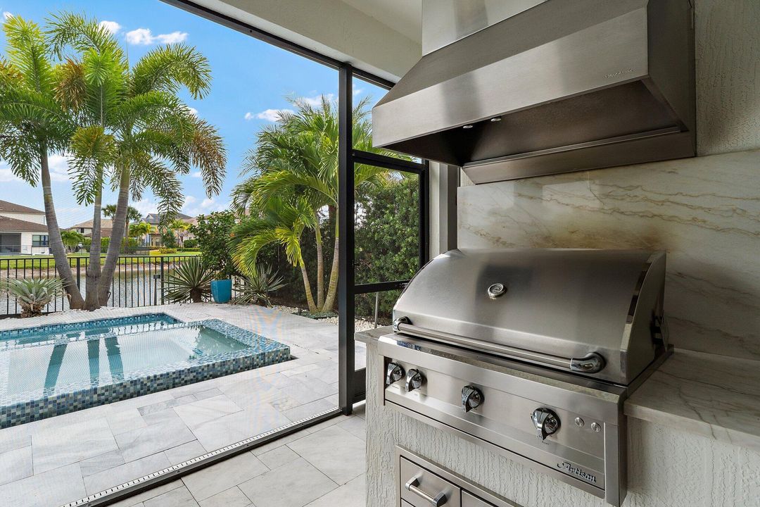 На продажу: $2,595,000 (4 спален, 4 ванн, 3919 Квадратных фут)