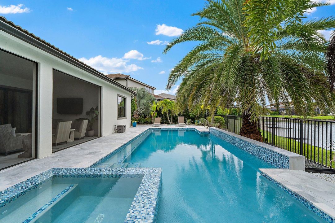 На продажу: $2,595,000 (4 спален, 4 ванн, 3919 Квадратных фут)