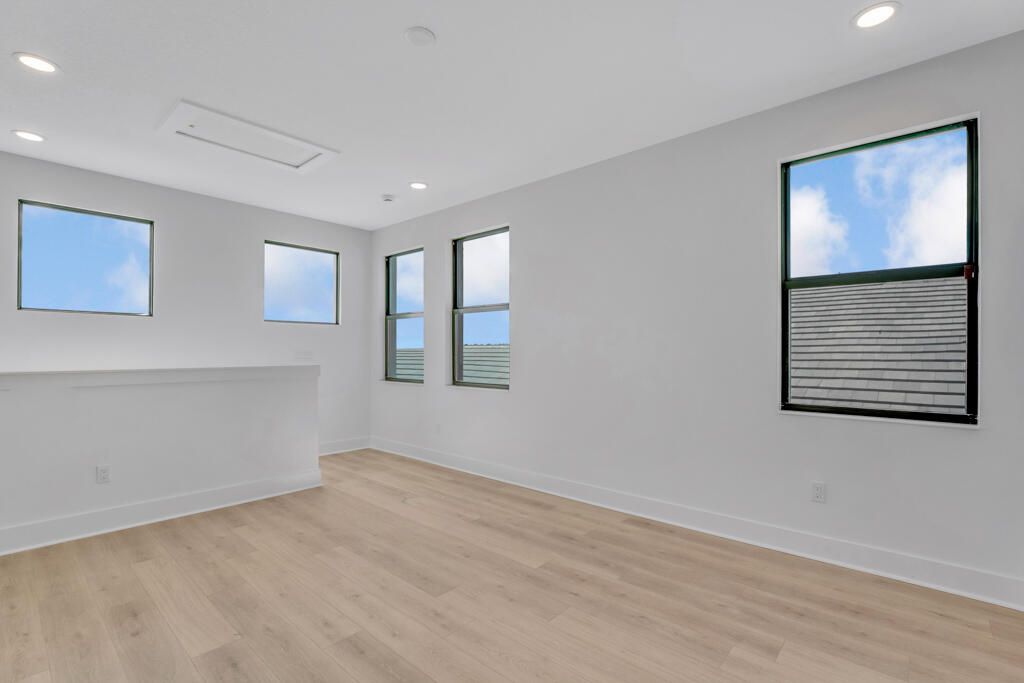 For Sale: $1,639,990 (3 beds, 4 baths, 2998 Square Feet)