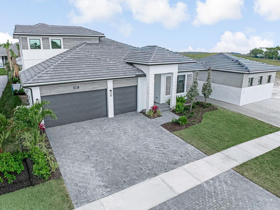 For Sale: $1,639,990 (3 beds, 4 baths, 2998 Square Feet)