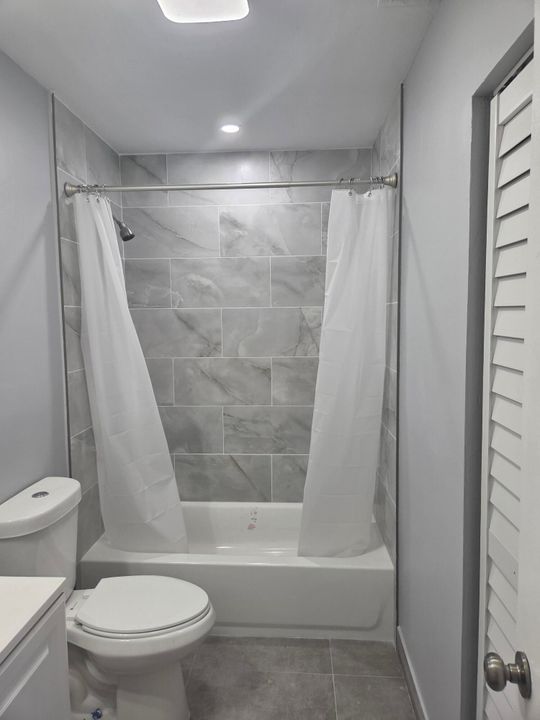 Activo con contrato: $2,350 (3 camas, 2 baños, 1600 Pies cuadrados)