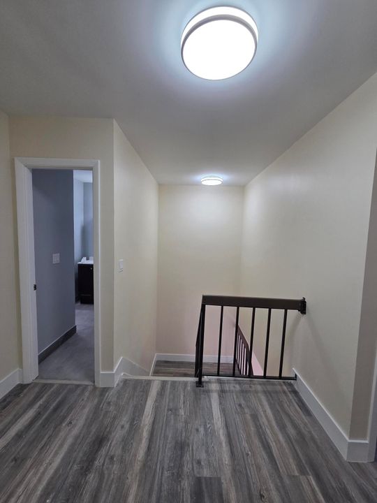 Activo con contrato: $2,350 (3 camas, 2 baños, 1600 Pies cuadrados)