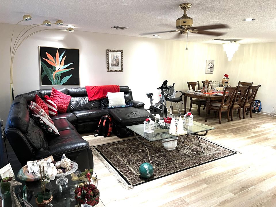 For Sale: $499,987 (3 beds, 2 baths, 1819 Square Feet)