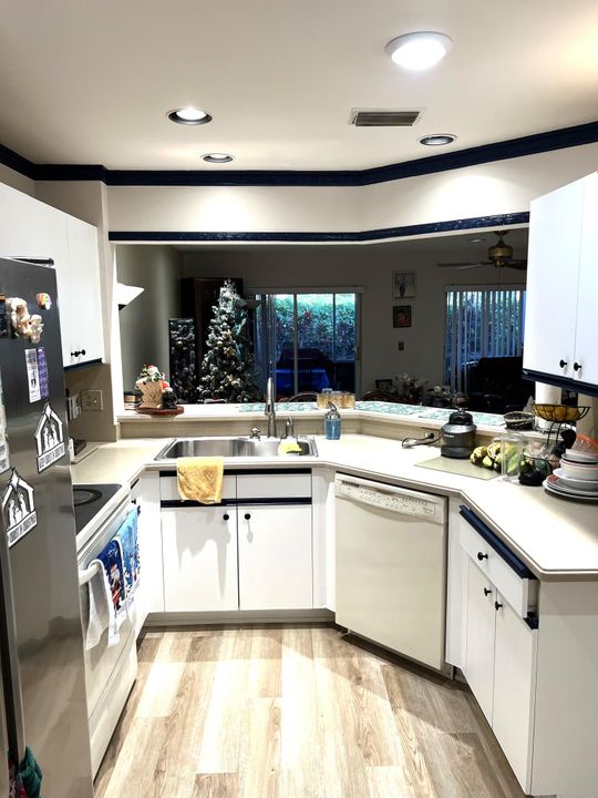 For Sale: $499,987 (3 beds, 2 baths, 1819 Square Feet)