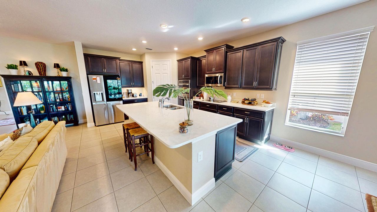 На продажу: $535,000 (3 спален, 2 ванн, 2446 Квадратных фут)