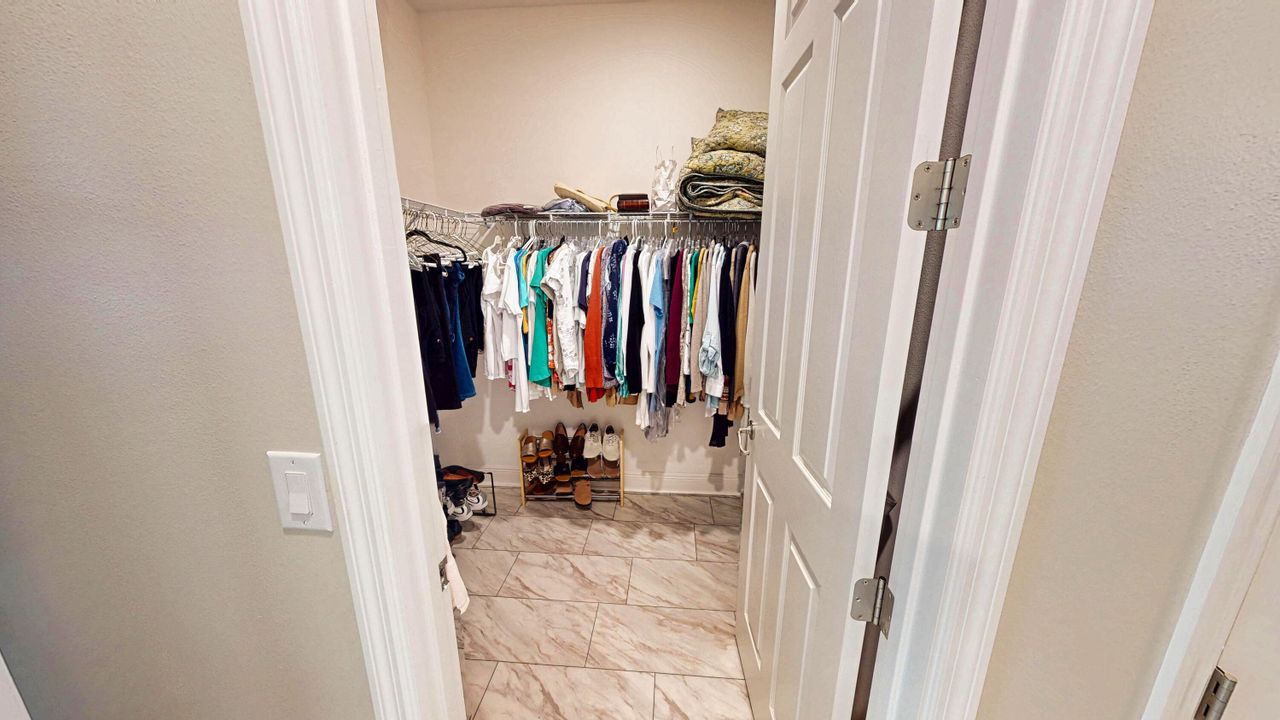 На продажу: $535,000 (3 спален, 2 ванн, 2446 Квадратных фут)