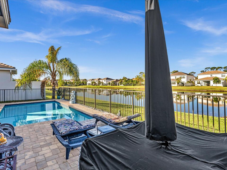 待售: $875,000 (3 贝兹, 2 浴室, 2105 平方英尺)