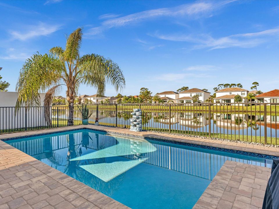 待售: $875,000 (3 贝兹, 2 浴室, 2105 平方英尺)