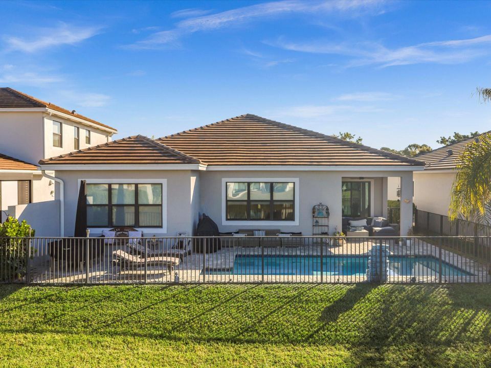 待售: $875,000 (3 贝兹, 2 浴室, 2105 平方英尺)