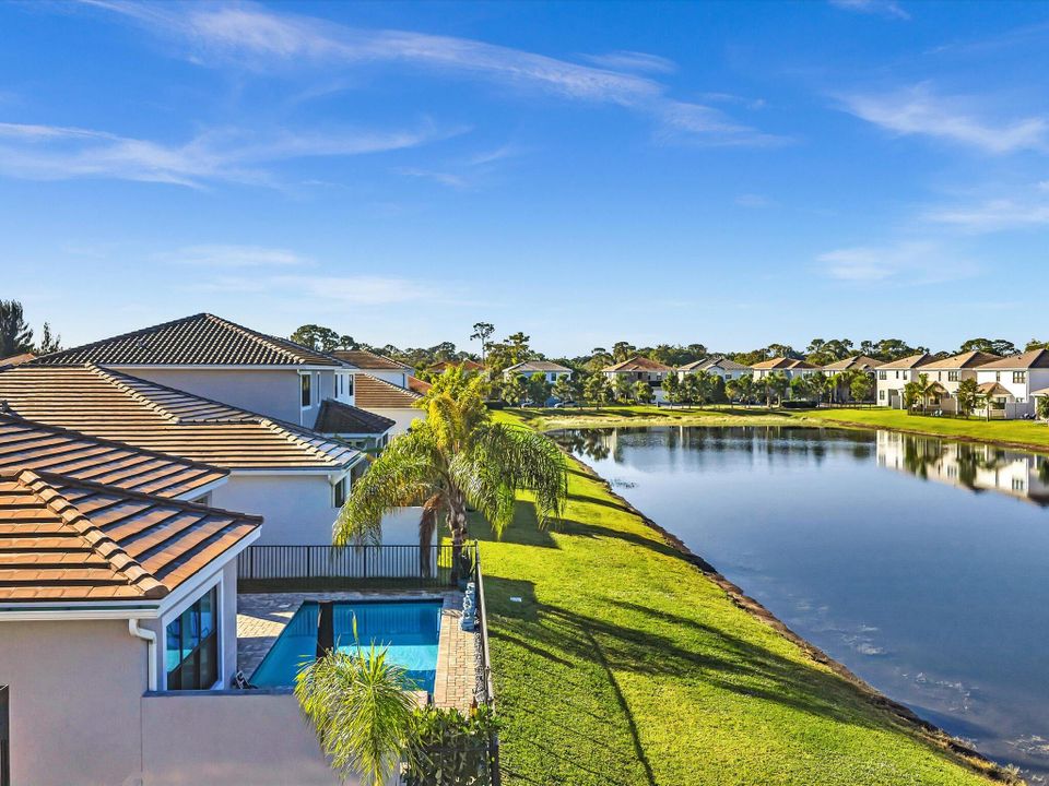 待售: $875,000 (3 贝兹, 2 浴室, 2105 平方英尺)