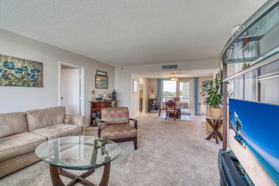 待售: $319,000 (2 贝兹, 2 浴室, 1160 平方英尺)