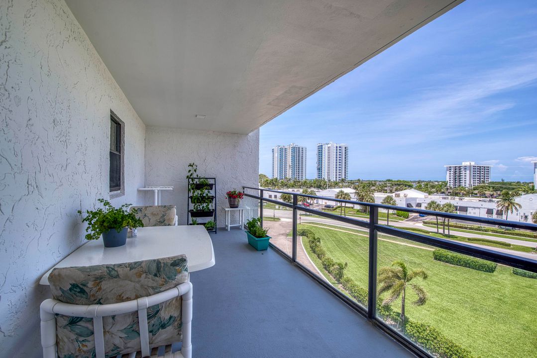 待售: $319,000 (2 贝兹, 2 浴室, 1160 平方英尺)