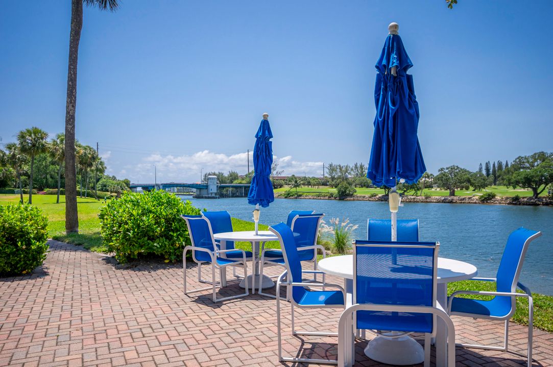 待售: $319,000 (2 贝兹, 2 浴室, 1160 平方英尺)