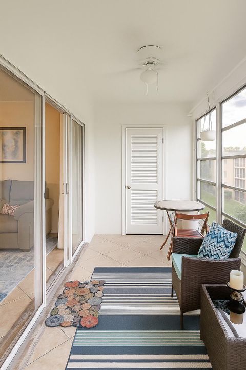 For Sale: $175,000 (2 beds, 2 baths, 994 Square Feet)