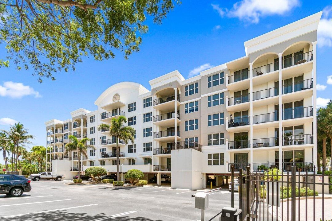 For Sale: $840,000 (3 beds, 2 baths, 1751 Square Feet)