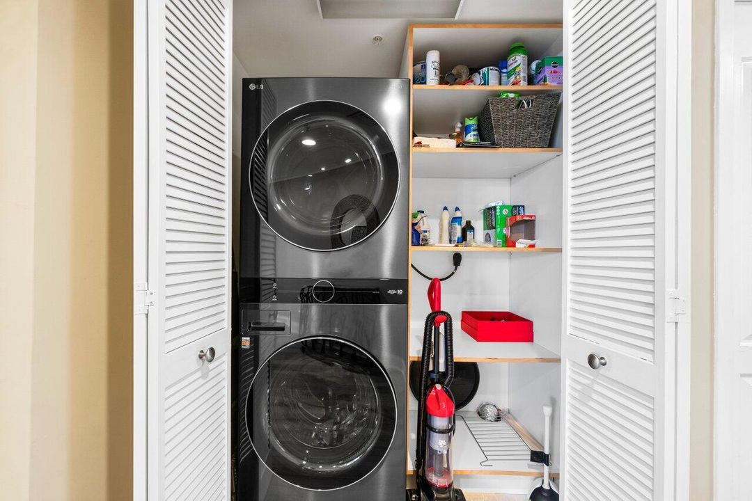 For Sale: $840,000 (3 beds, 2 baths, 1751 Square Feet)