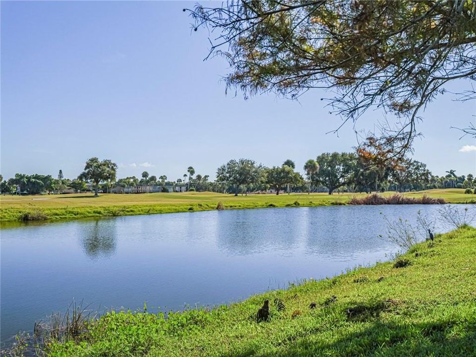 For Sale: $175,900 (2 beds, 2 baths, 1251 Square Feet)