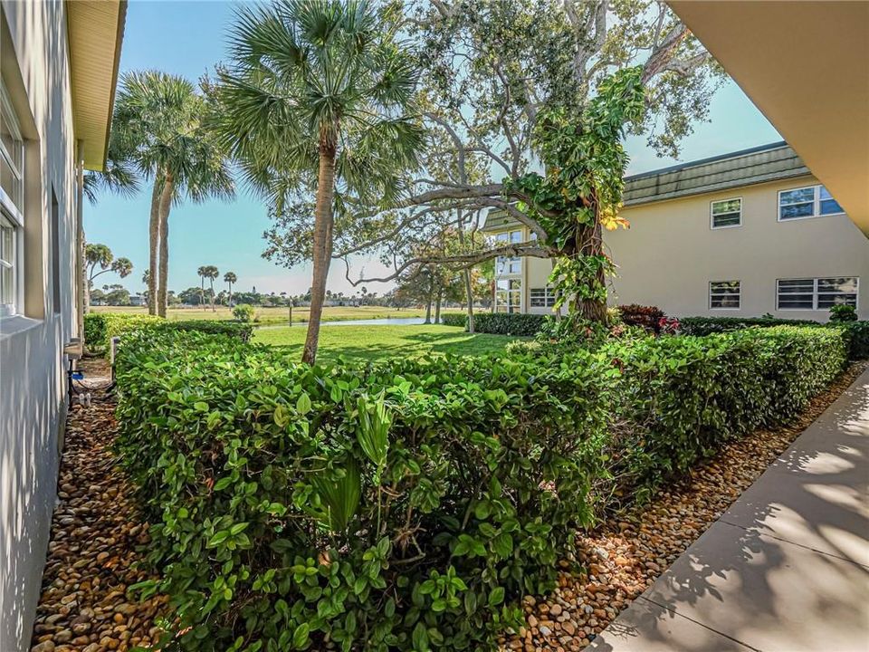 For Sale: $175,900 (2 beds, 2 baths, 1251 Square Feet)