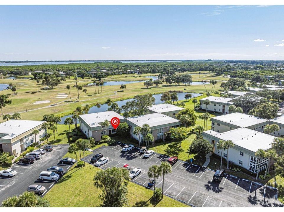 For Sale: $175,900 (2 beds, 2 baths, 1251 Square Feet)