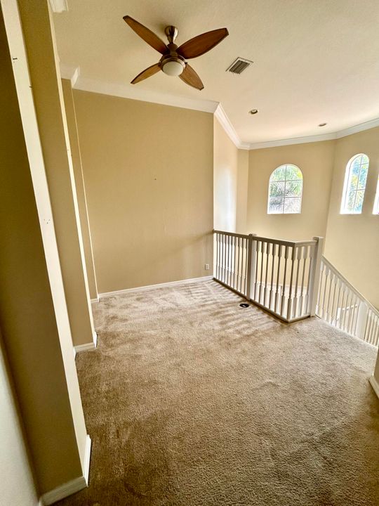 For Sale: $775,000 (6 beds, 4 baths, 3800 Square Feet)