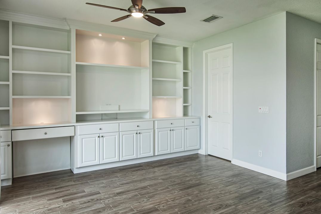 For Rent: $2,100 (3 beds, 2 baths, 900 Square Feet)