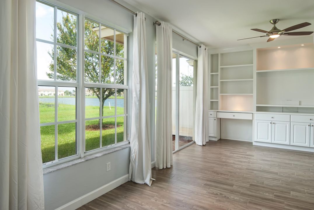 For Rent: $2,100 (3 beds, 2 baths, 900 Square Feet)