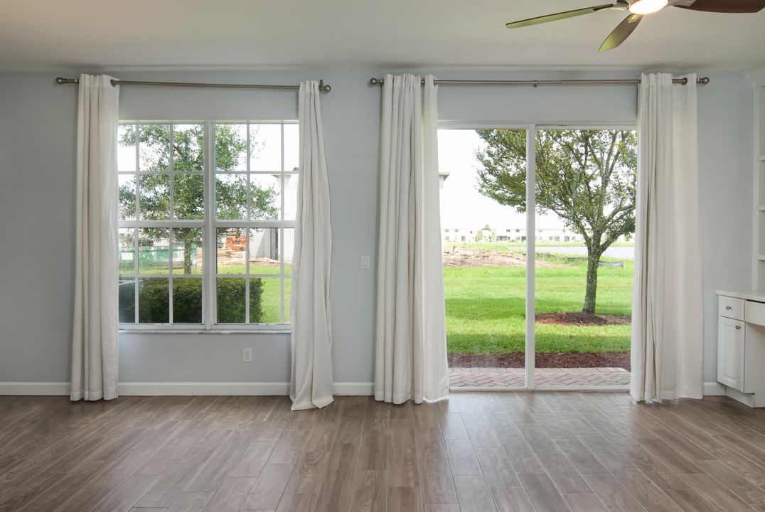 For Rent: $2,100 (3 beds, 2 baths, 900 Square Feet)