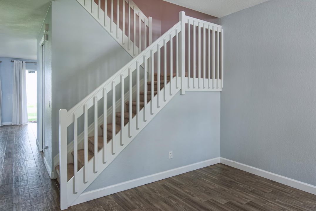 For Rent: $2,100 (3 beds, 2 baths, 900 Square Feet)