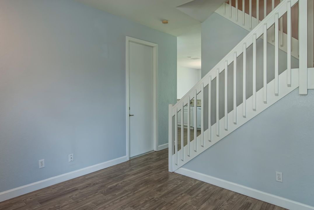 For Rent: $2,100 (3 beds, 2 baths, 900 Square Feet)