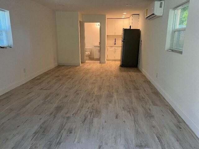 For Rent: $1,650 (0 beds, 1 baths, 500 Square Feet)