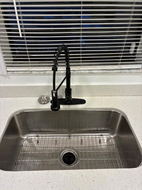 For Sale: $175,000 (2 beds, 2 baths, 775 Square Feet)